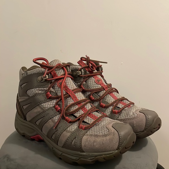 Merrell hiking boots, women’s size 6.5, excellent condition only worn once - Picture 1 of 3